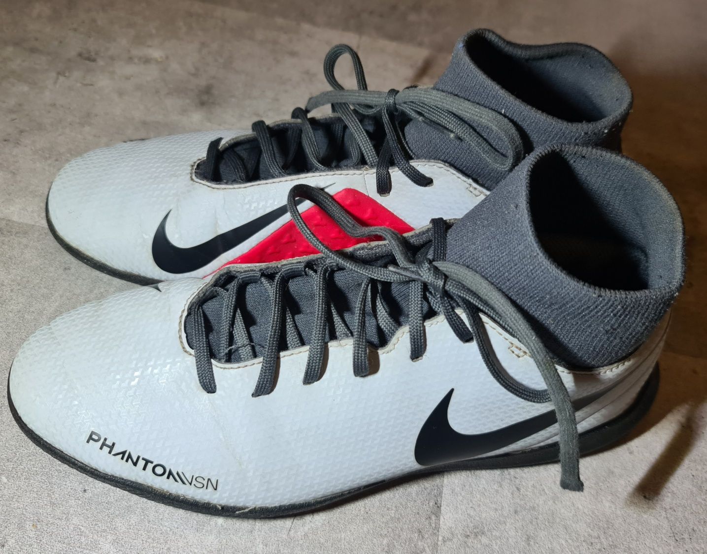 Buty piłkarskie halówki Nike Phantom Vsn Club DF IC rozmiar 38,5