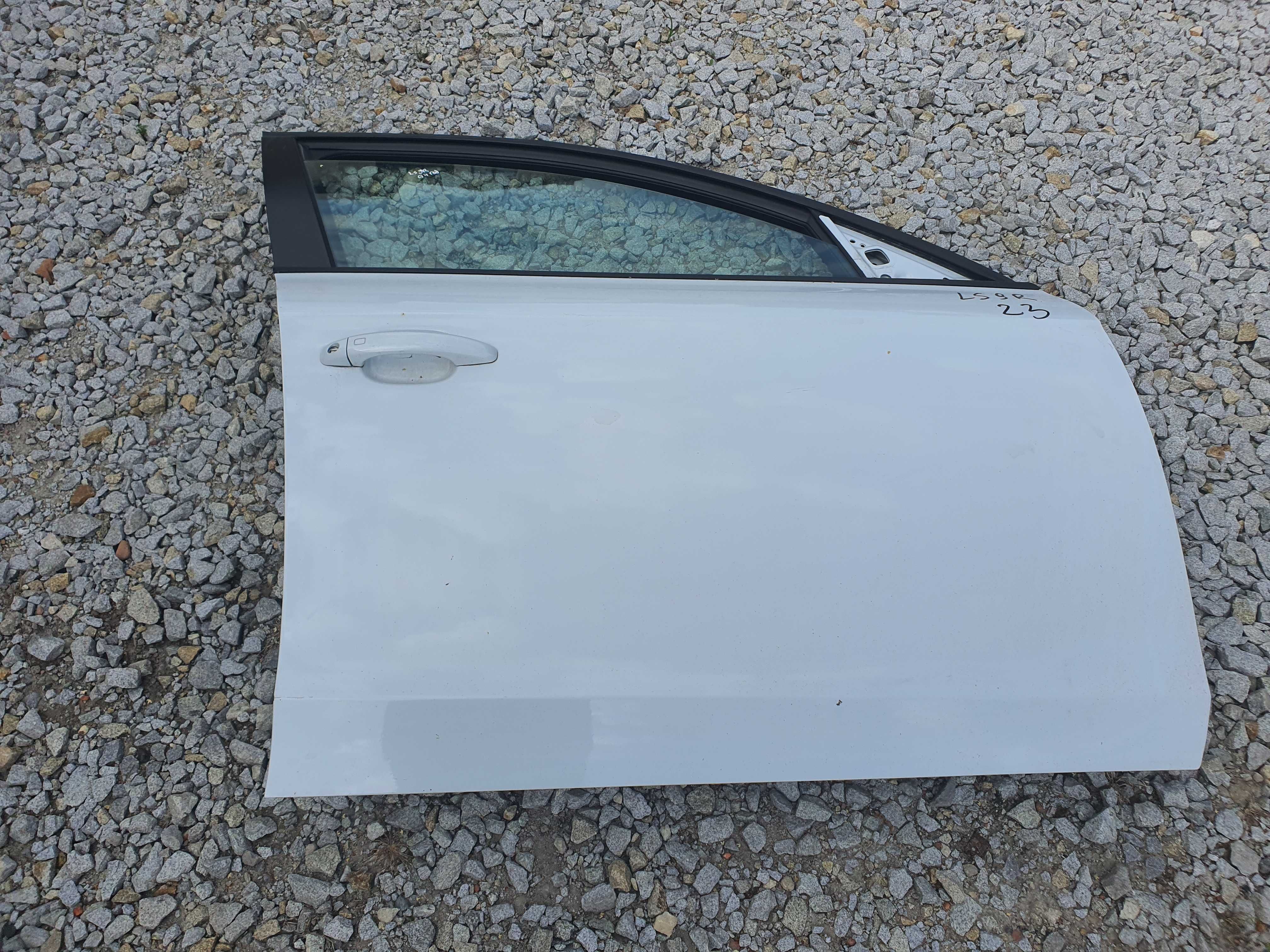 Audi A4 B8 drzwi prawy przód kolor LS9R 23 AL