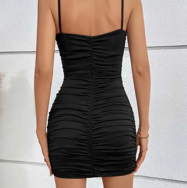 Czarna mini sukienka s