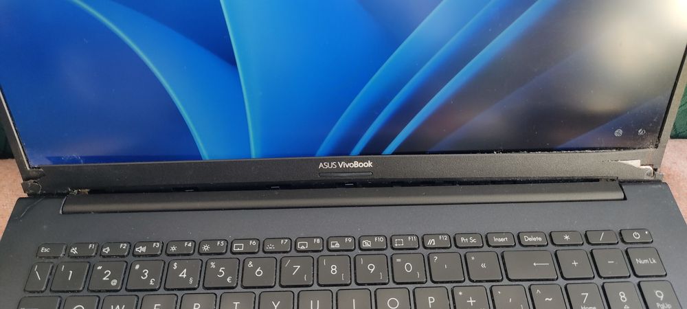 ASUS VivoBook 15