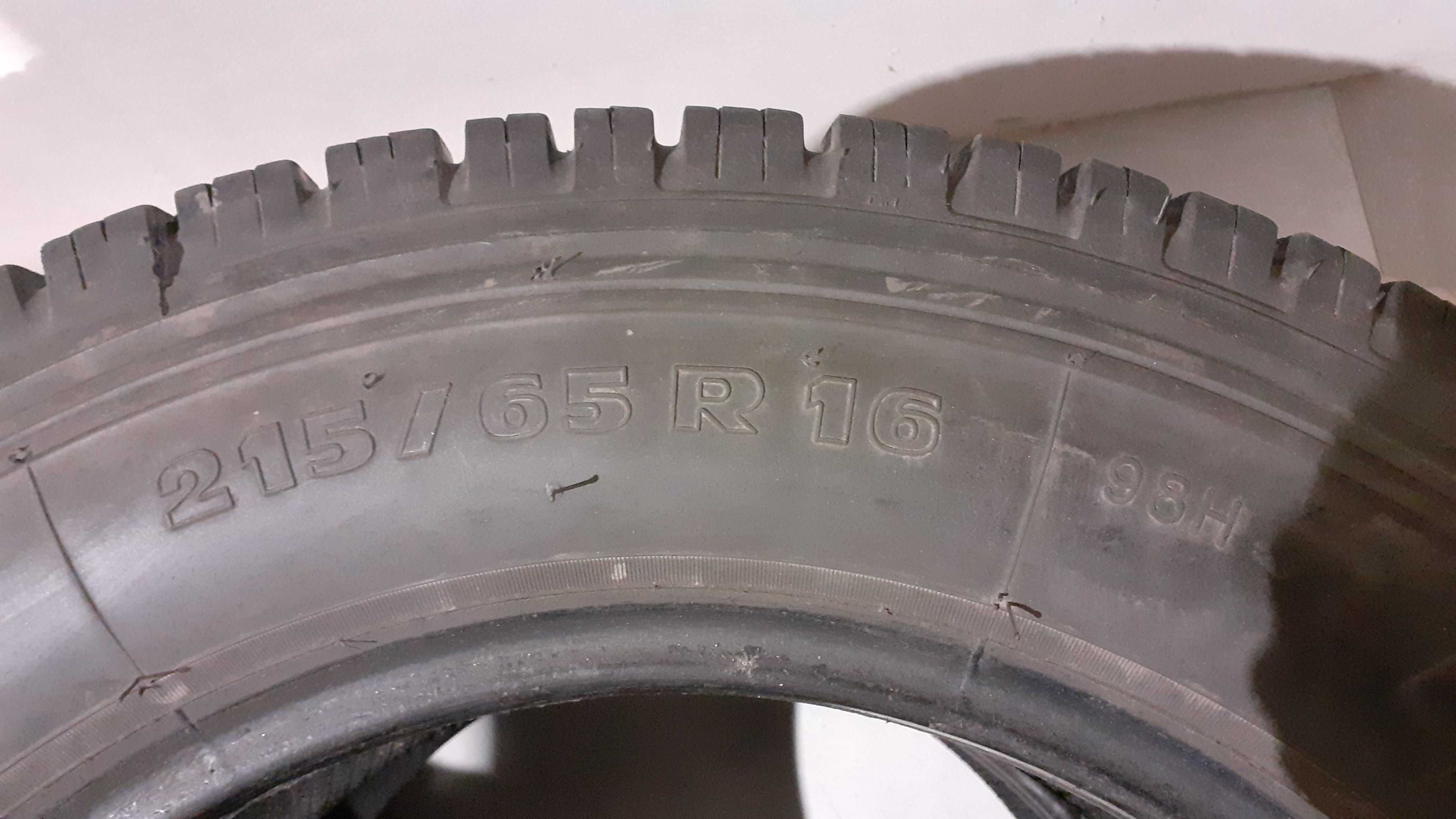 Opony Zimowe (Bieżnikowane) 215/65R16