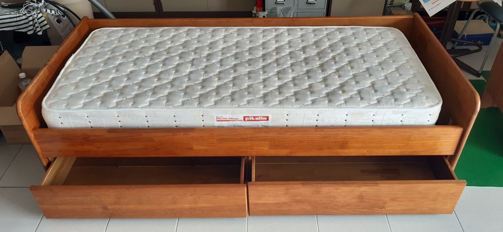 Cama Cerne de solteiro com gavetões