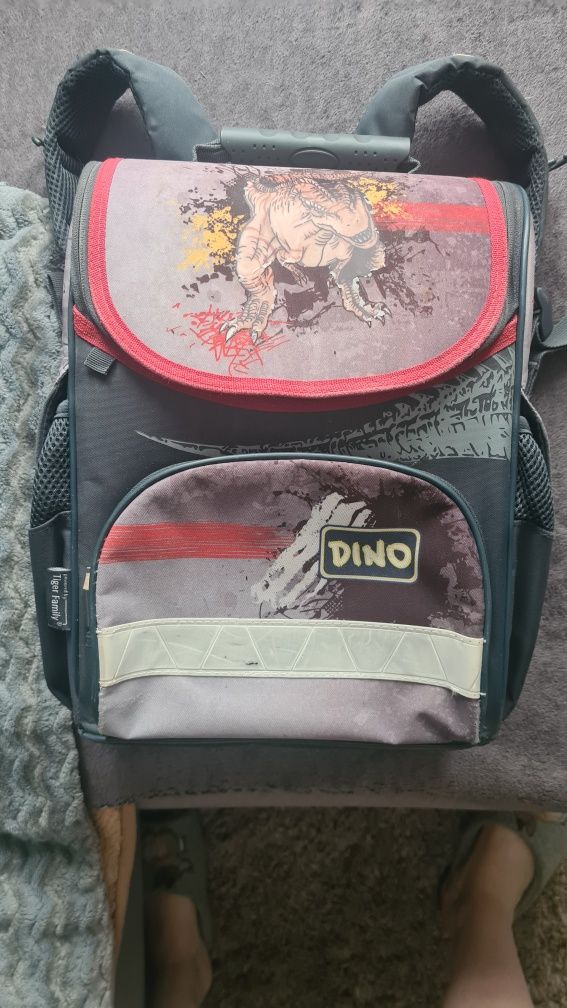 Продам рюкзак для школьника начальных классов