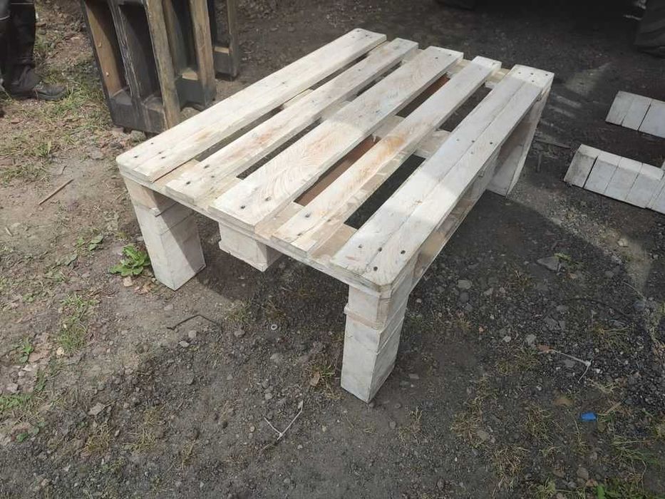 Stolik drewniany z palet