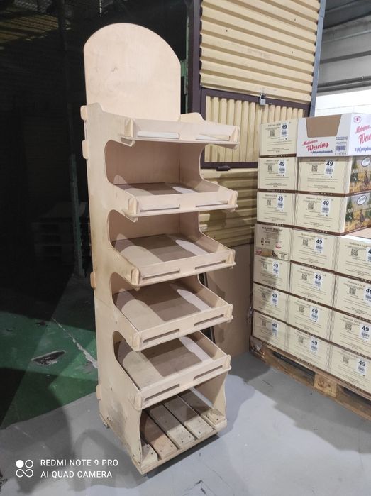 Stojak sklepowy drewniany