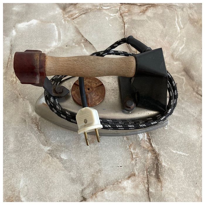 Продаю утюг битовий