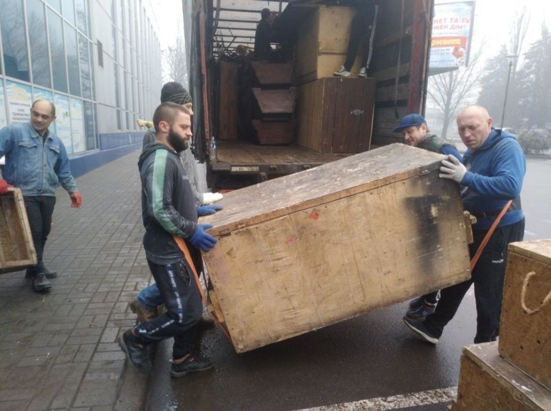Заказать грузчика на час , Услуги грузчиков Харьков Переезды недорого