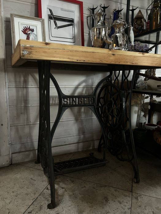 Stolik postument maszyna singer