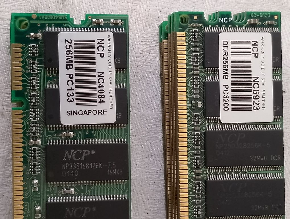Оперативная память  SDRAM PC133 - 256 MB.