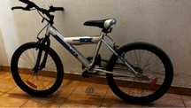 Bicicleta cinzenta roda 16