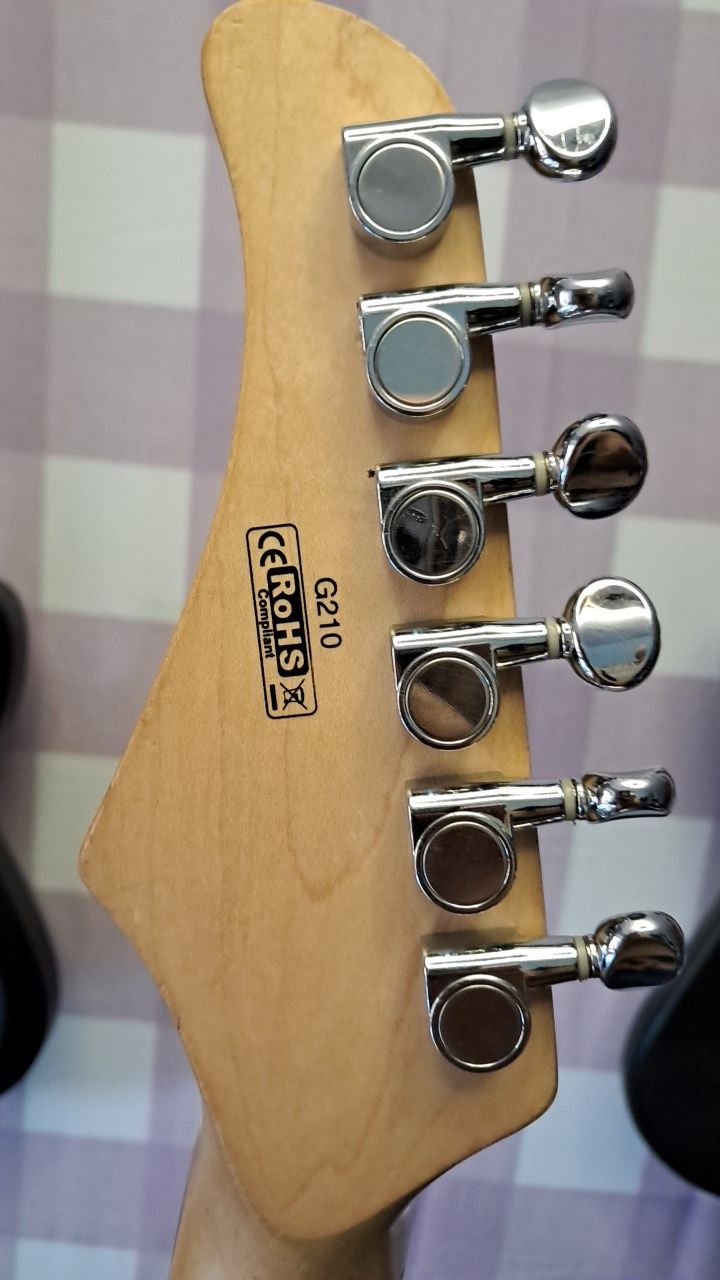 Электрогитара Cort  G 210