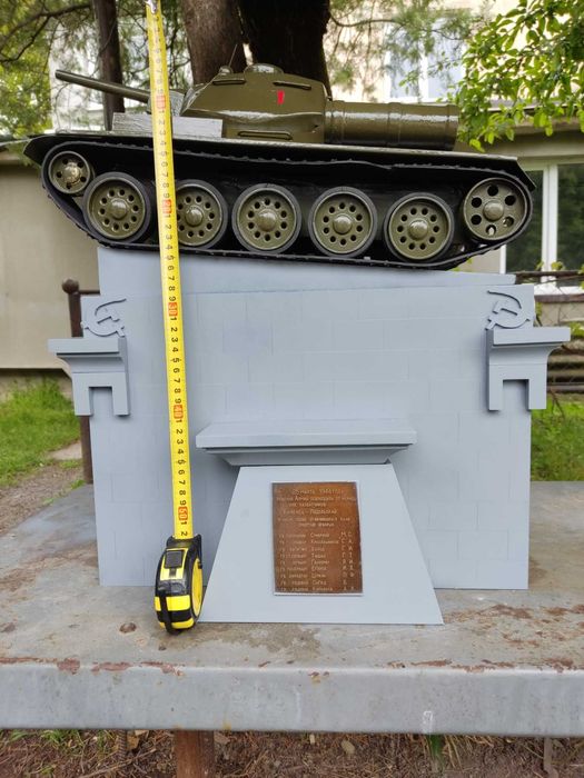 Макет танк Т- 34 з кольорового металу(латунь і бронза)