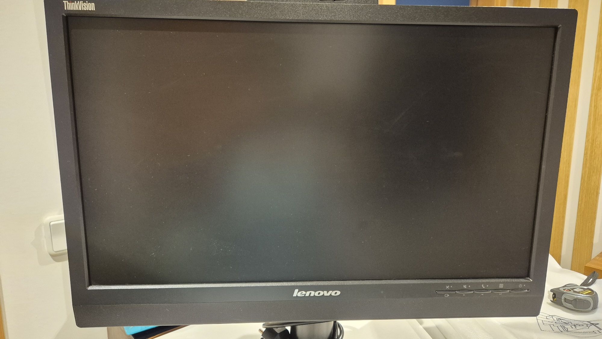Monitor LED Blacklight Lenovo LT2223zwC
