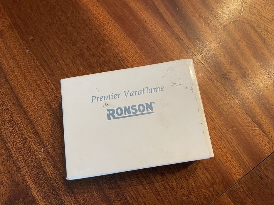 Ronson Premier Varaflame — нова газова запальничка, оригінал