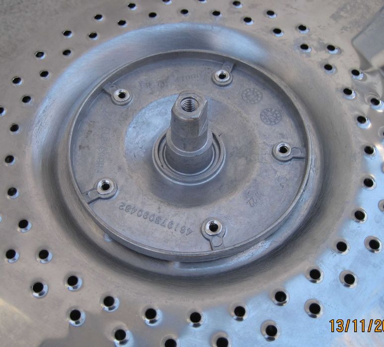 Барабан Whirlpool пральної машини.