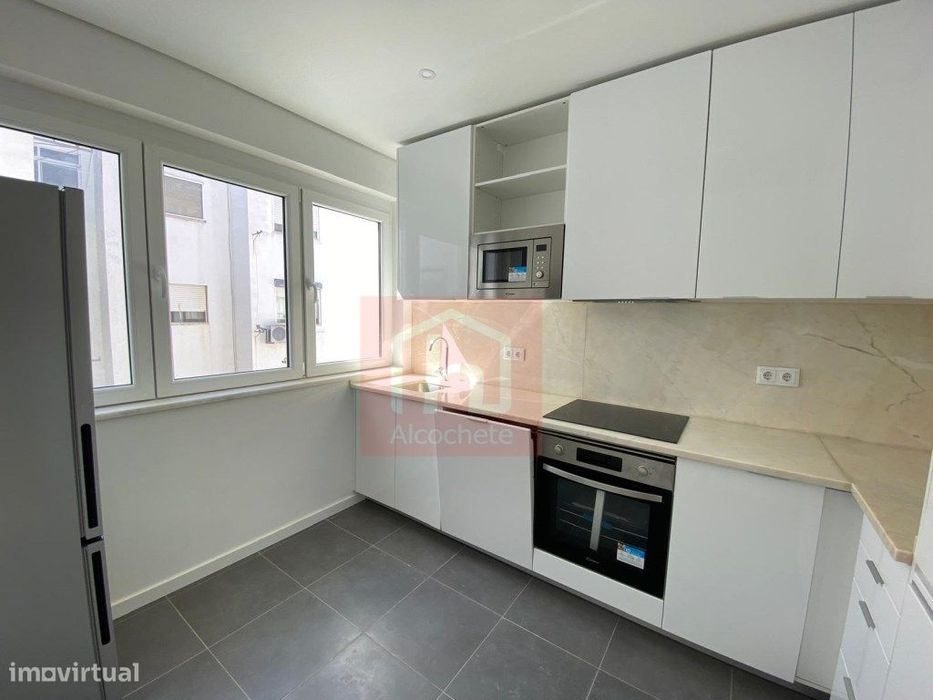 Apartamento T1 novo com varanda no centro de Alcochete