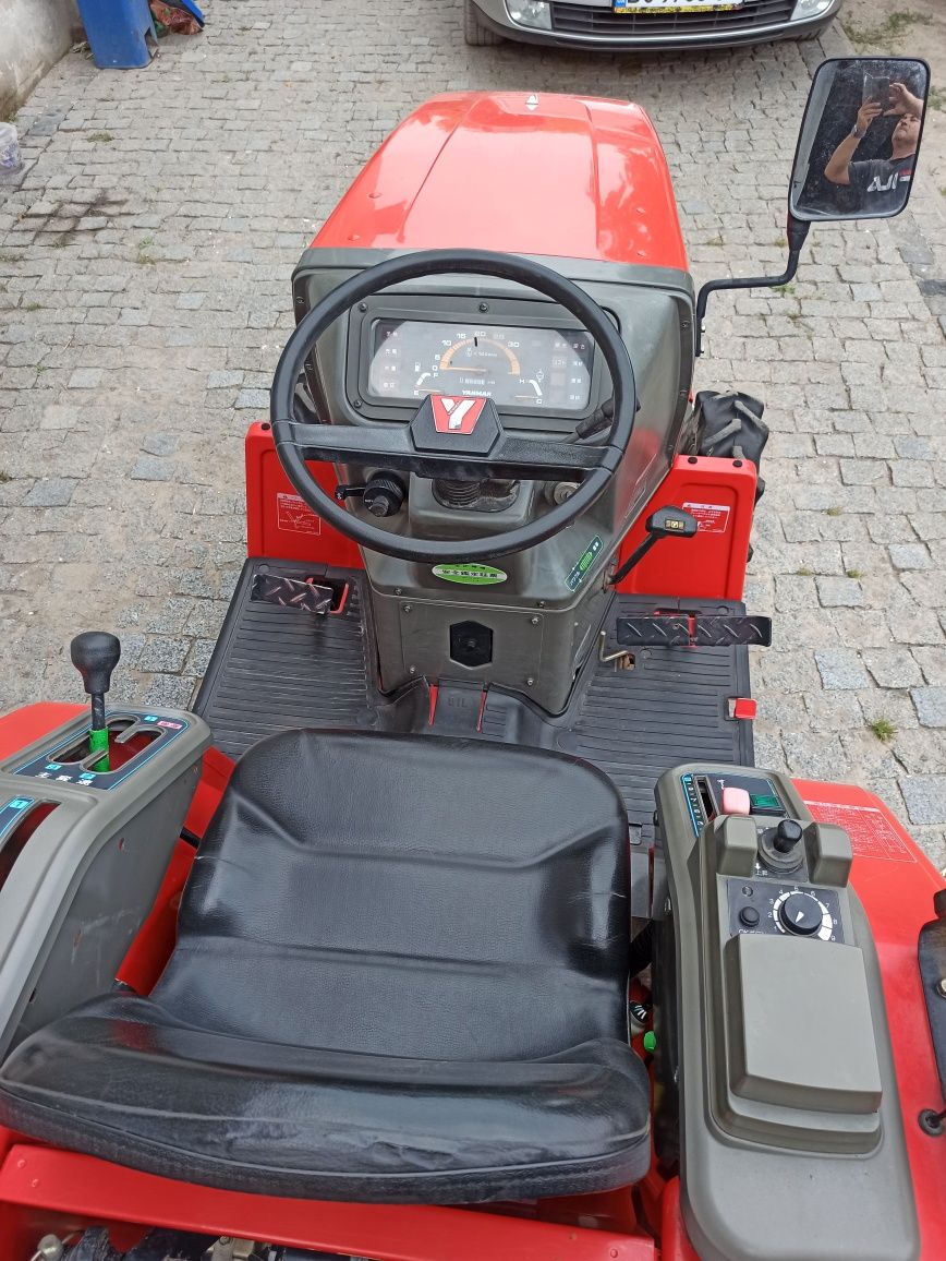 Yanmar F6 3 цилилідровий 16 кінських сил