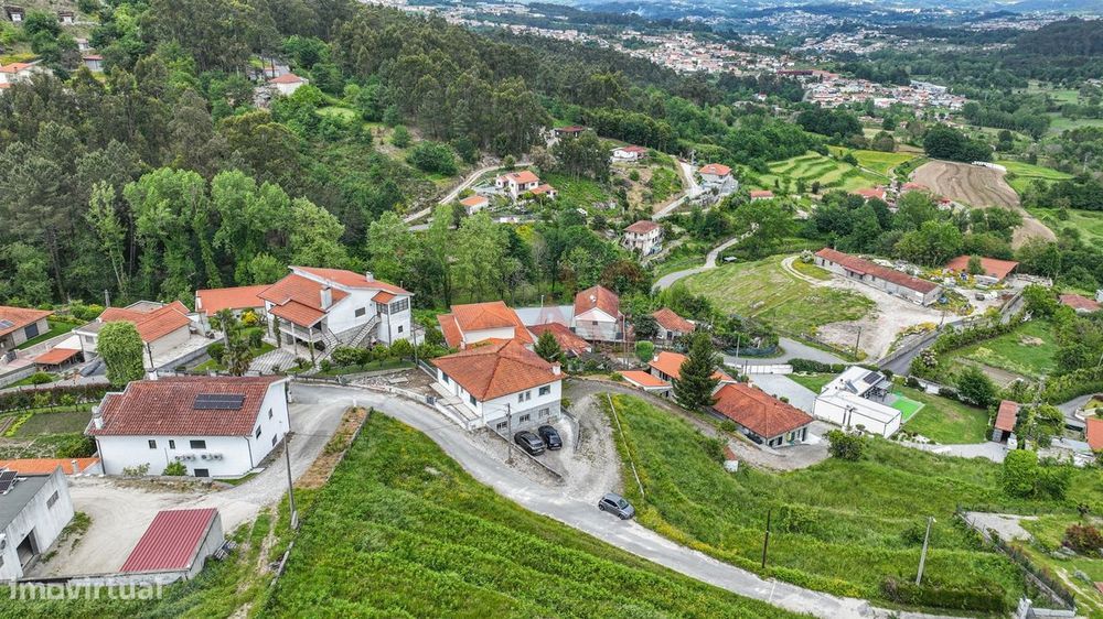 Moradia individual T6 em Arões Santa Cristina, Fafe