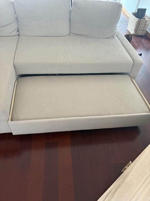 Sofá FRIHETEN cor beje (com cama e arrumaçao)