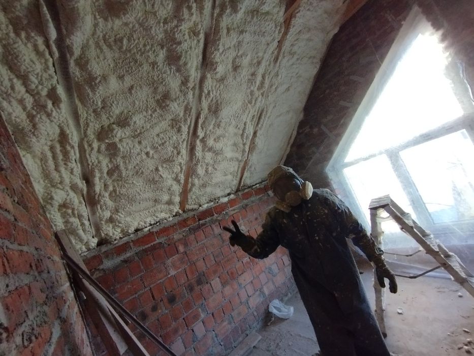 Утеплення пінополіуретаном, ппу, піною. Івано-Франківськ