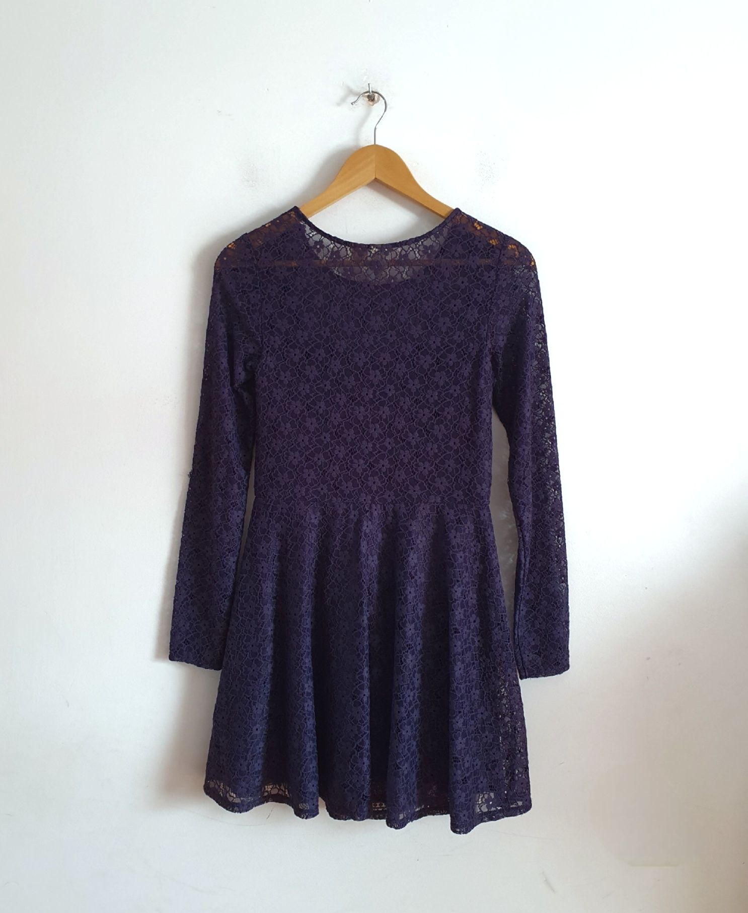 Krótka, koronkowa sukienka kwiaty flowers H&M 36