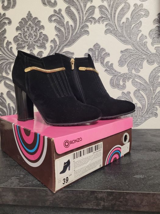 Продам жіночі ботинки