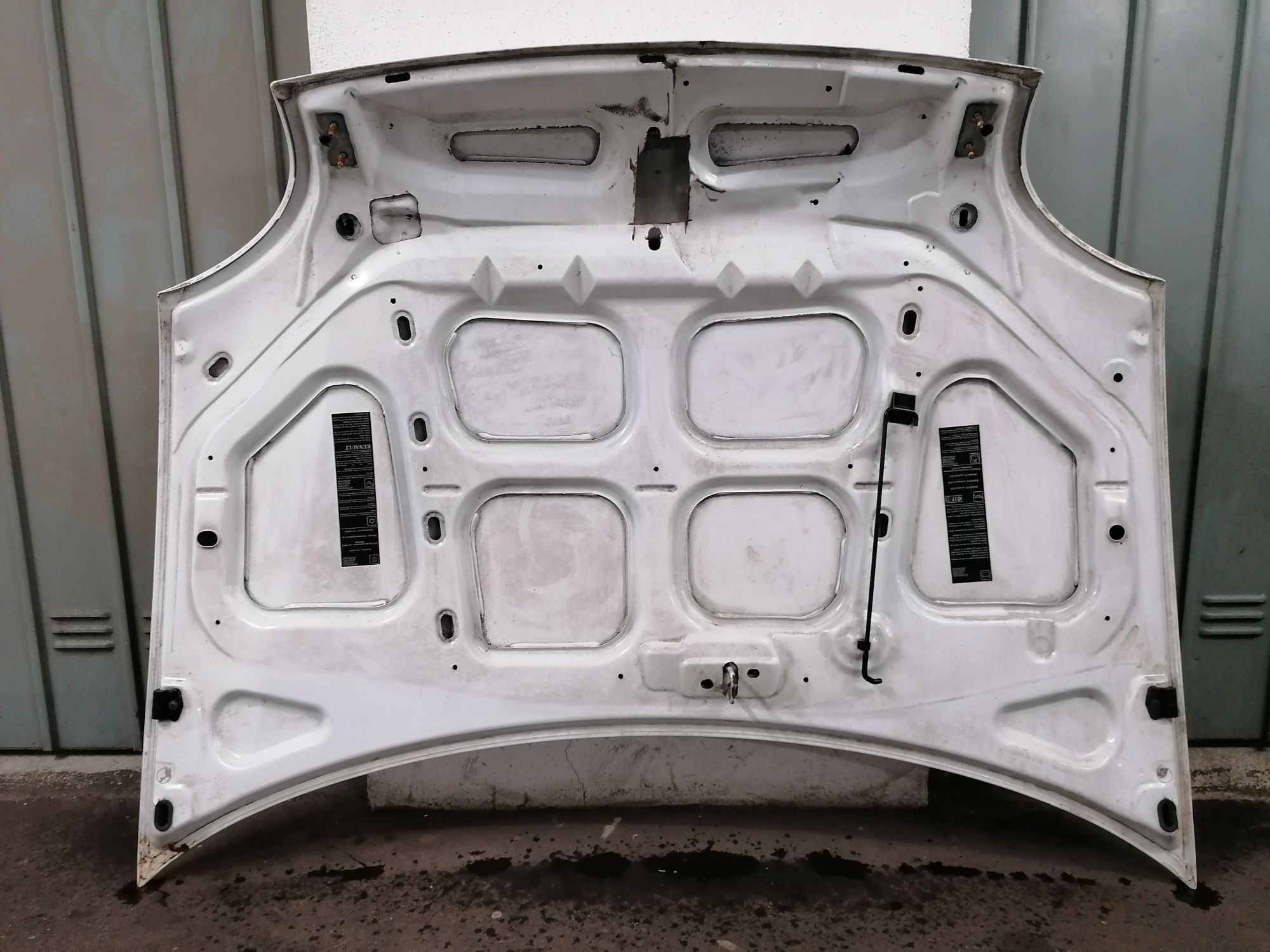Renault Kangoo - Capot