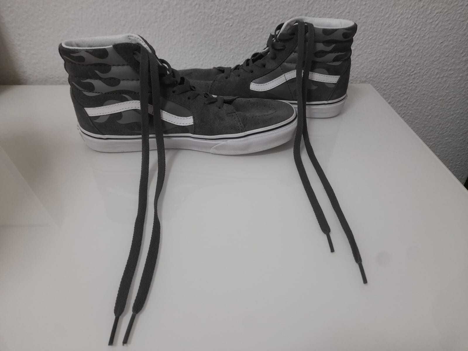 VANS Cano Alto com Chamas | 38,5