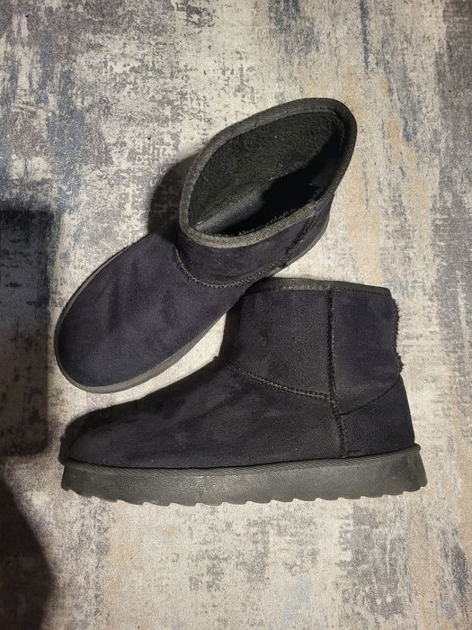 czarne śniegowce sinsay