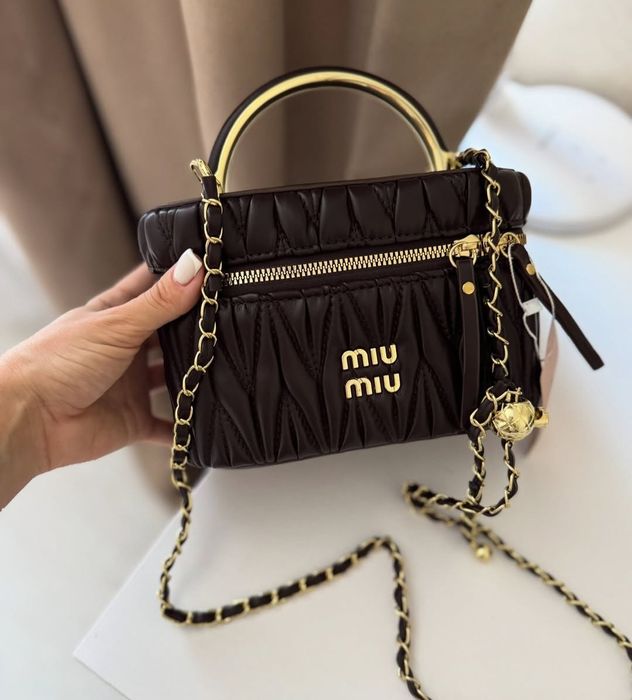 Остання у чорному  кольорі! Сумочки Miu miu кросс боді