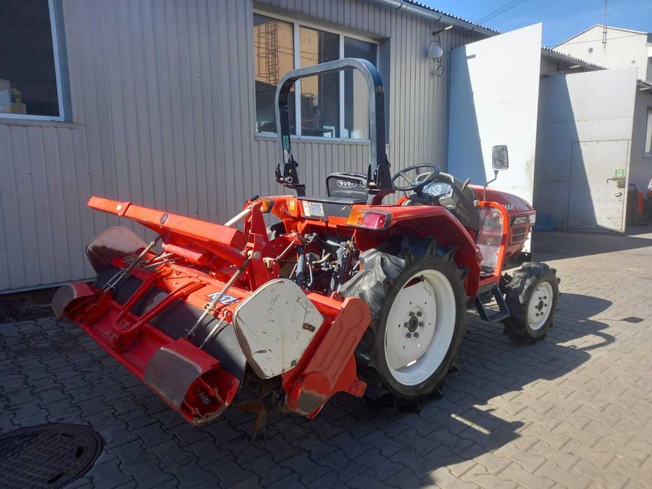Japoński traktorek Yanmar AF 250 z glebogryzarką 4x4 25 KM Rewers Wspo