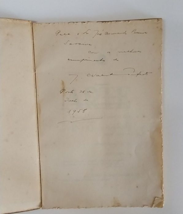 Livro antigo Arte de beber o vinho do Porto