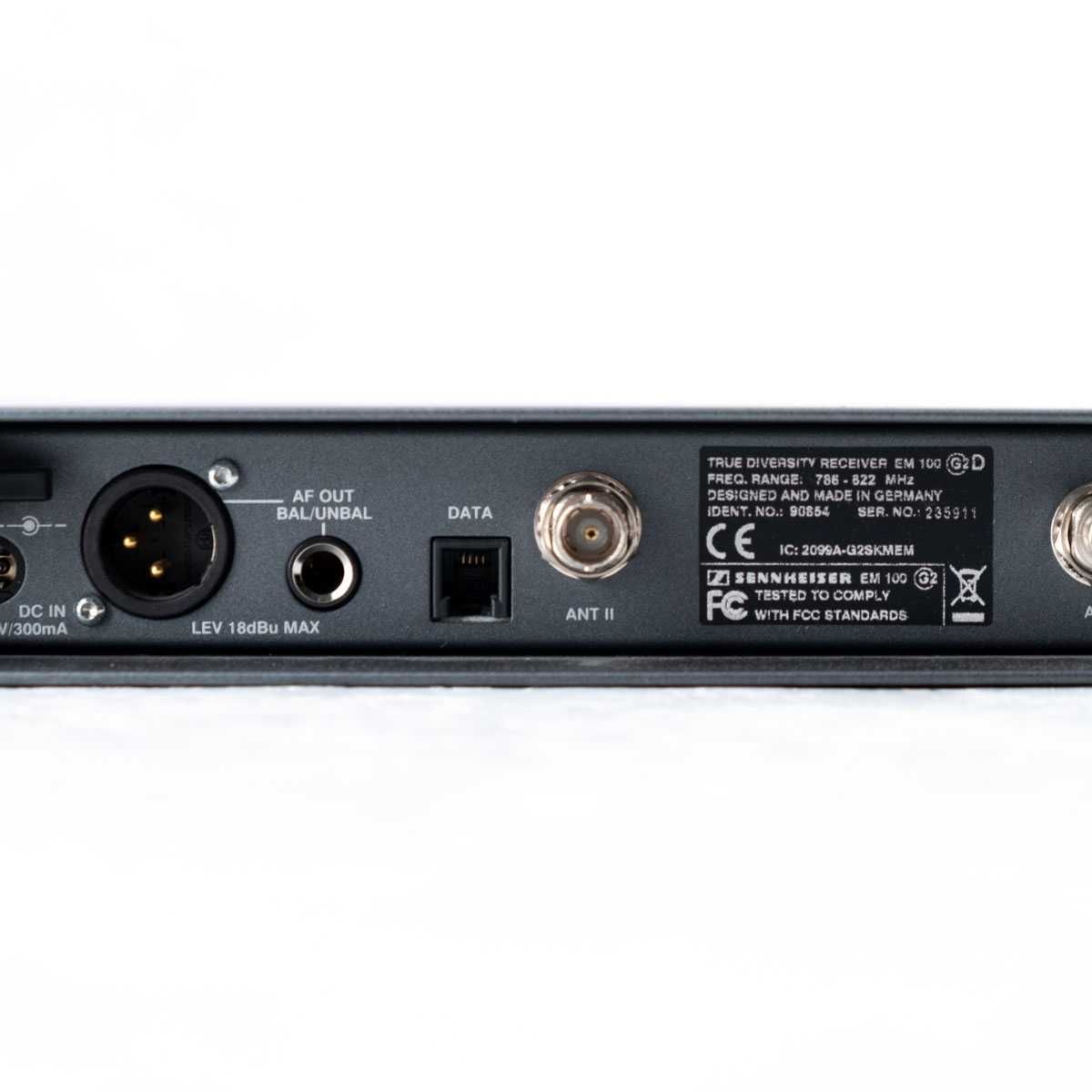 Радіосистема Sennheiser EW100G2 D + Ручний мікрофон SKM100 (865)