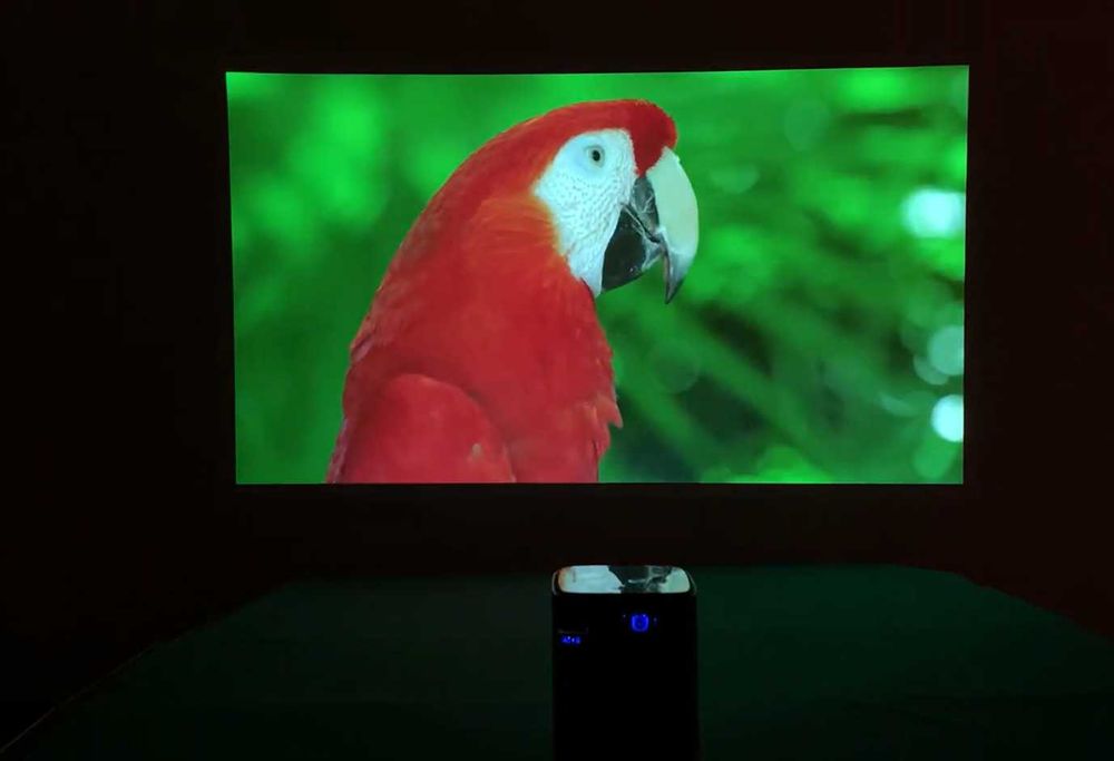 Проєктор з автофокусом / проектор Byintek P70 — для дому, новий