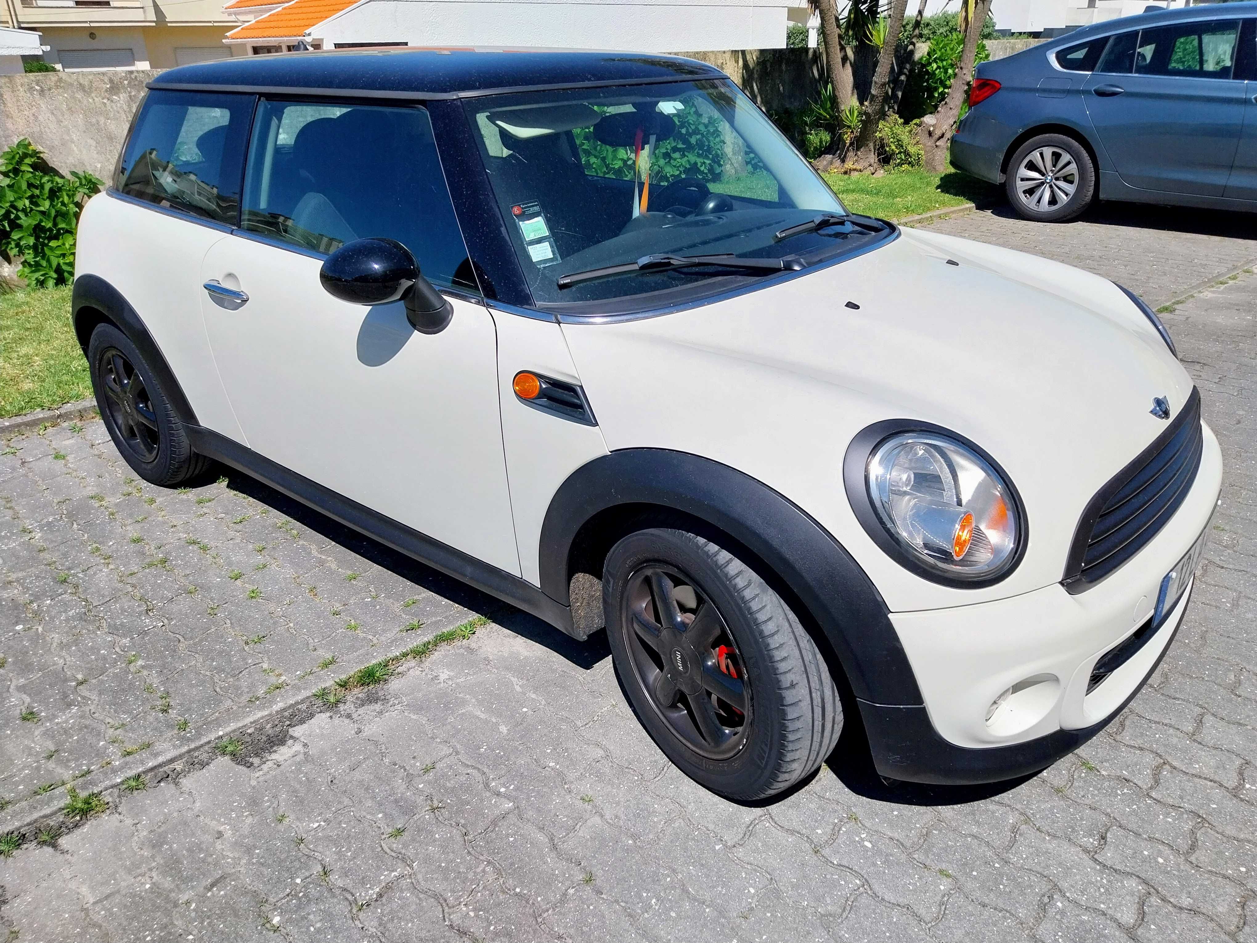 MIni One gasolina 2010