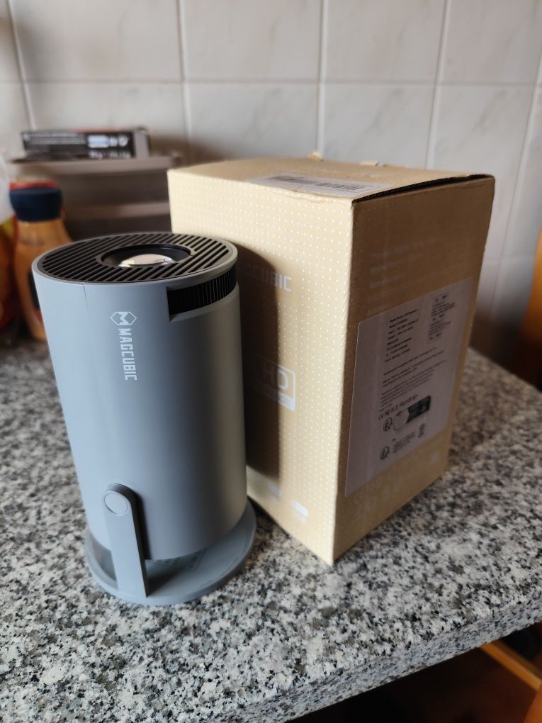 Projetor HY 300 Pro Magcubic Ótimo estado
