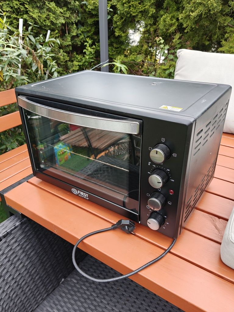 Piekarnik elektryczny 60l

Wysokość 41 cm

Szerokość 62 cm

Głębokość