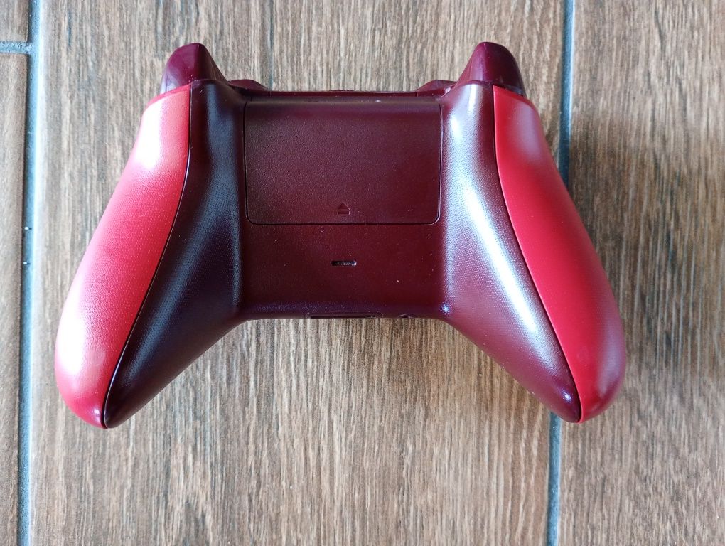 Pad Xbox one limitowany czerwony bordowy
