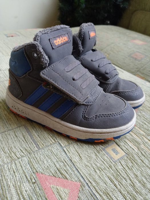 Sprzedam adidasy chłopiece 26