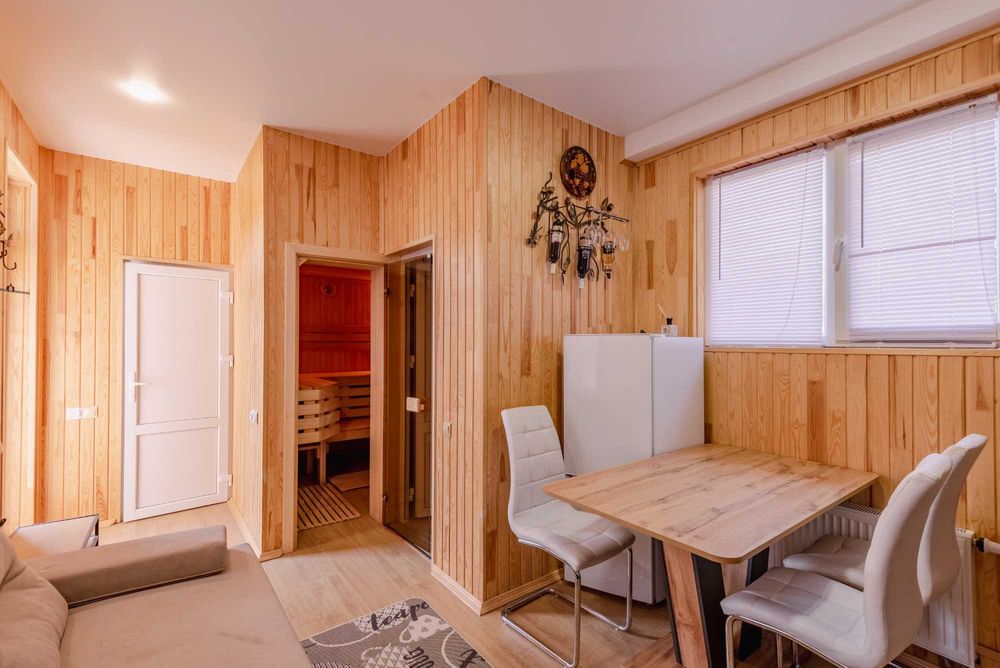 Без%Розкішний будинок з ремонтом,10 соток,басейн,баня.Гатне/Крюківщина