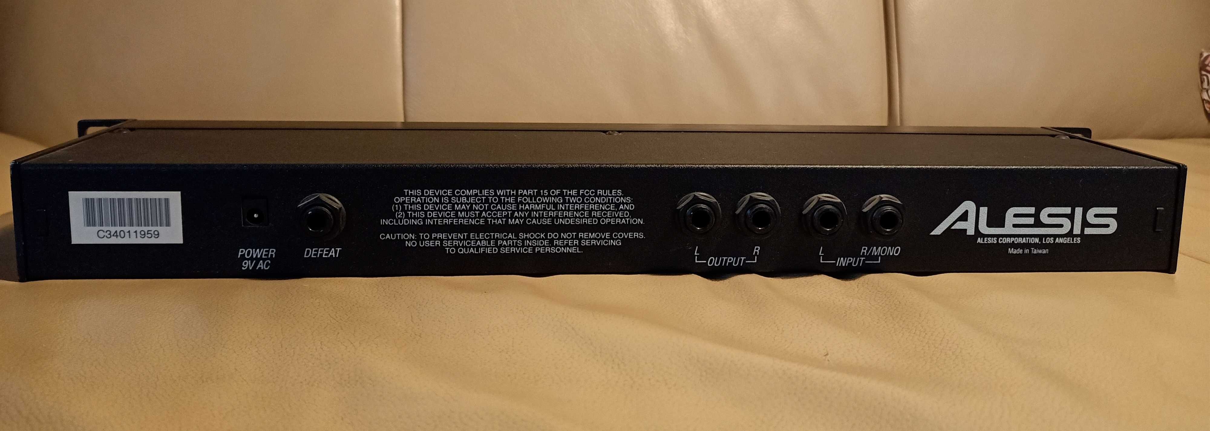 Alesis Microverb 3 - Reverb and delay