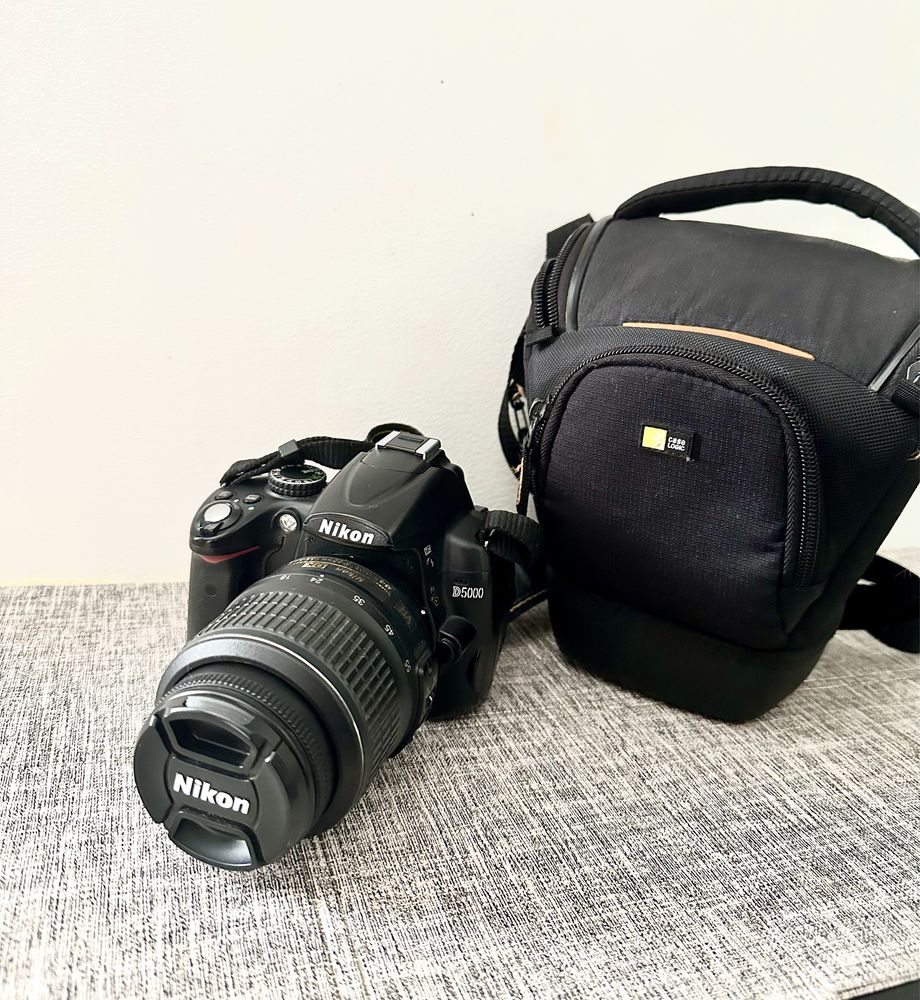 Дзеркальний фотоапарат Nikon D5000