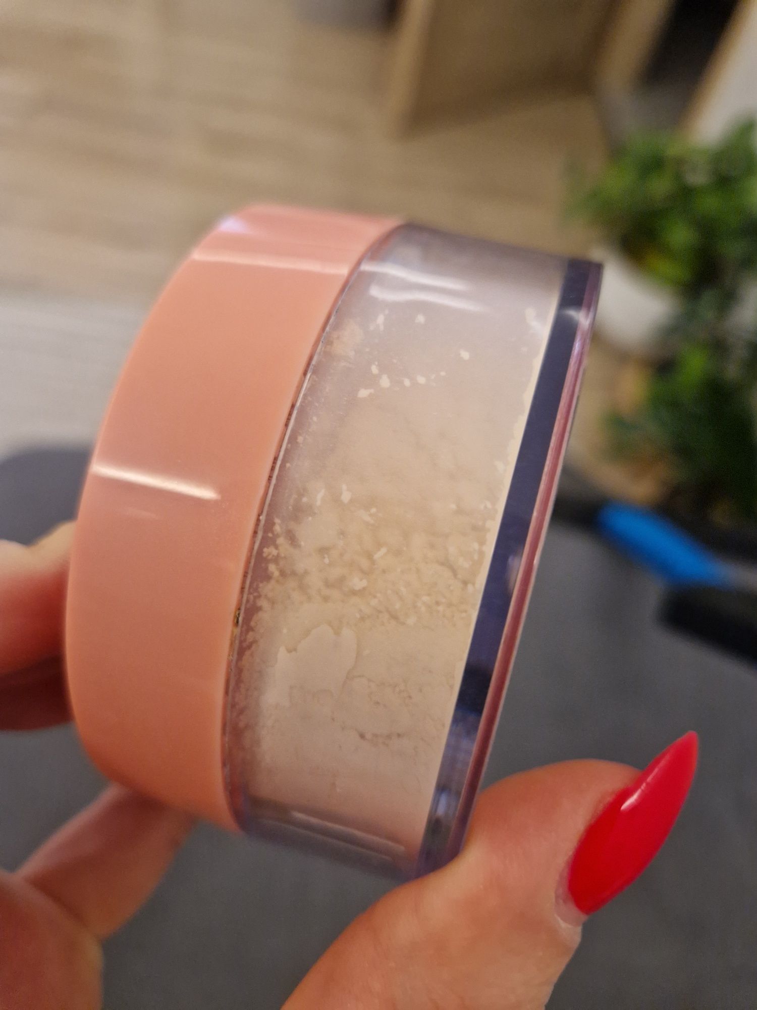 Puder action pretty peach brzoskwiniowy