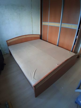 Łóżko sypialniane  używane
