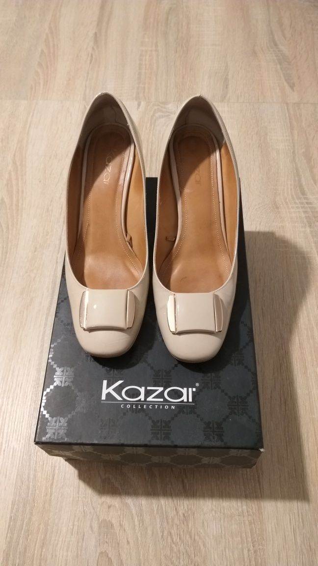 Buty na obcasie Kazar