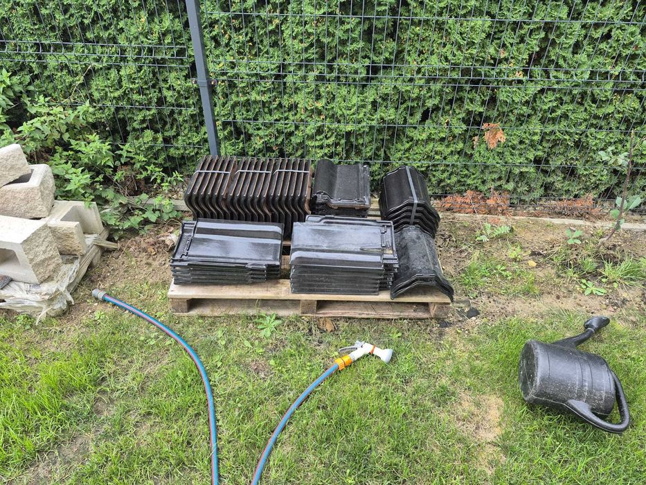 Sprzedam dachówkę oraz gąsiory Braas