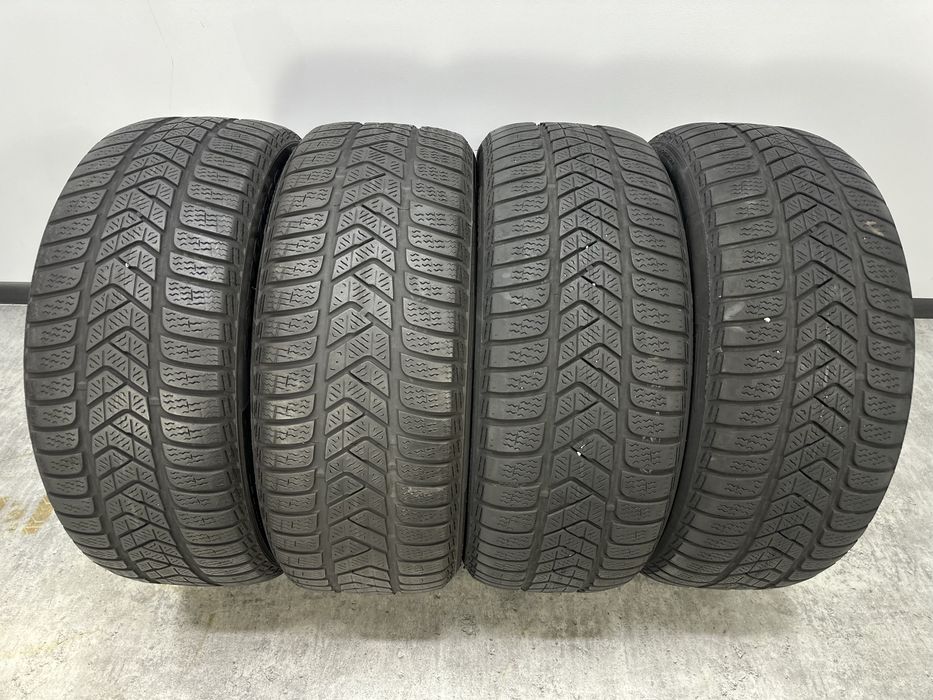 Зимові шини Pirelli Sottozero3 225/45 R18 95H