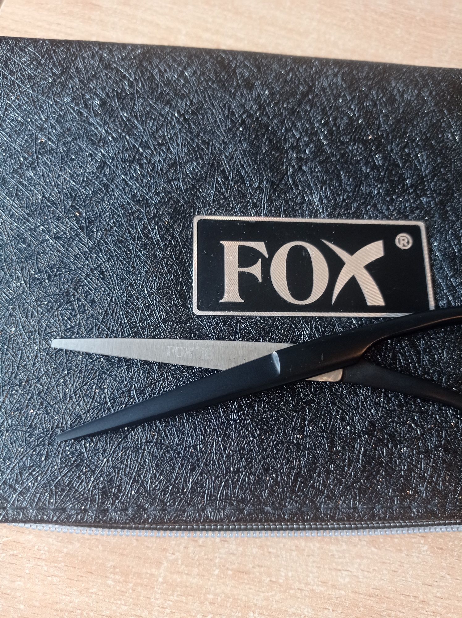 Nożyczk fryzjerskie i fox