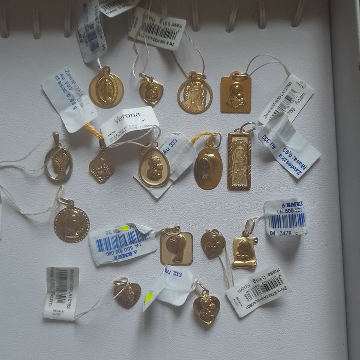 Medalik złoty próba 333 Nowy