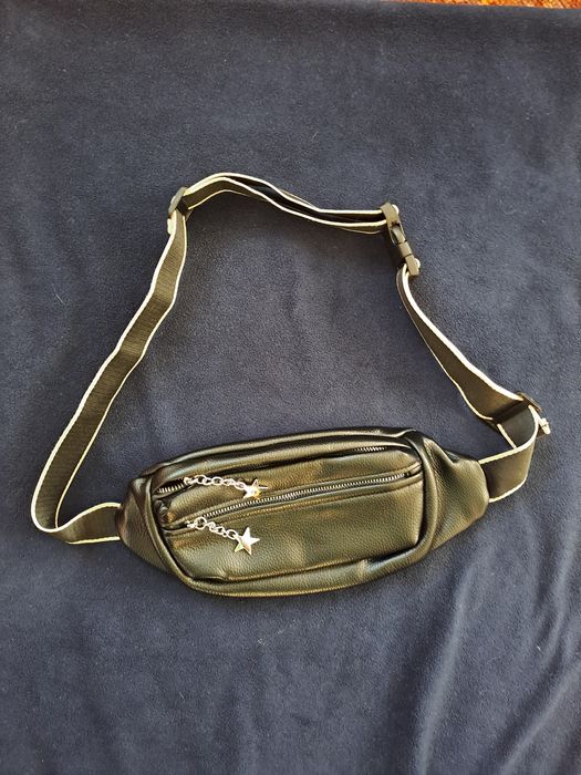 Шкіряна жіноча бананка